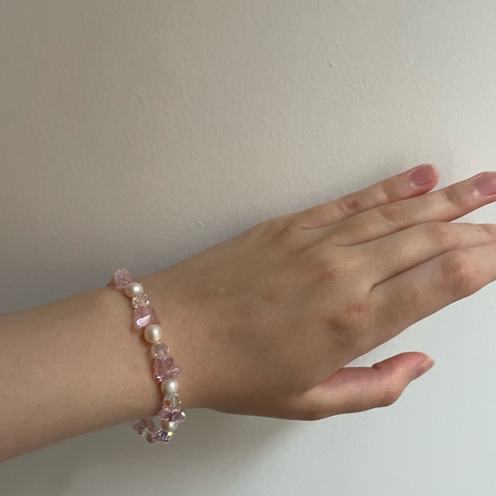 Elegant Pink and Pearl Bracelet
